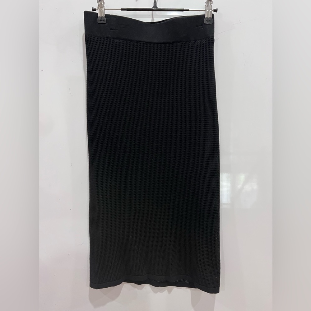 Inc Sz Xl black knit skirt slip lining underneath goes to knee stretch waist